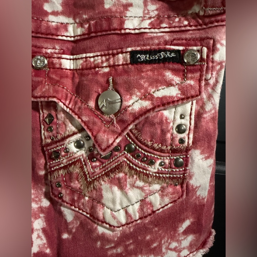 Miss Me Tie Dye Studded Short Red/White 27 - Picture 3 of 5